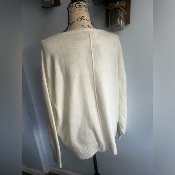 Vince camuto sweater neutral‎ minimalist staple piece v neck office - Picture 4 of 11